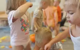 Galeria aktualności Zabawy sensoryczne dynią inspirowane 71 9