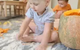 Galeria aktualności Zabawy sensoryczne dynią inspirowane 71 10